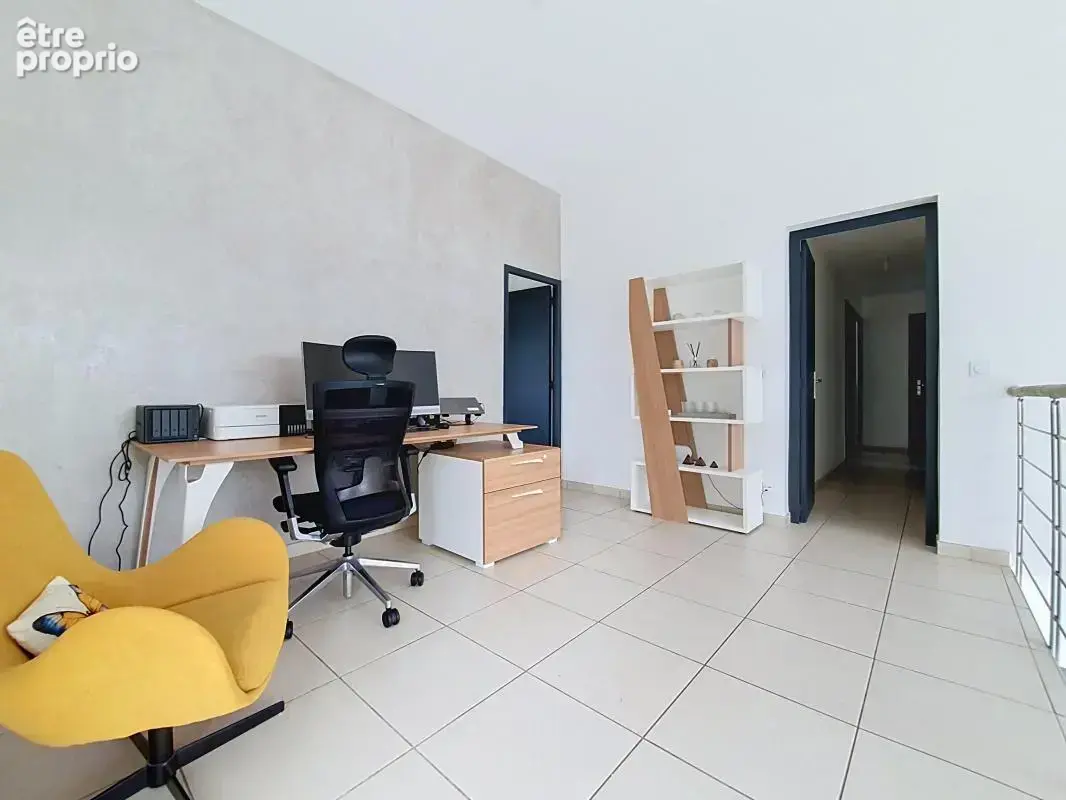 Maison rénovée - 5 chambres - Véranda - Espace bureau - Grand garage - photo 17