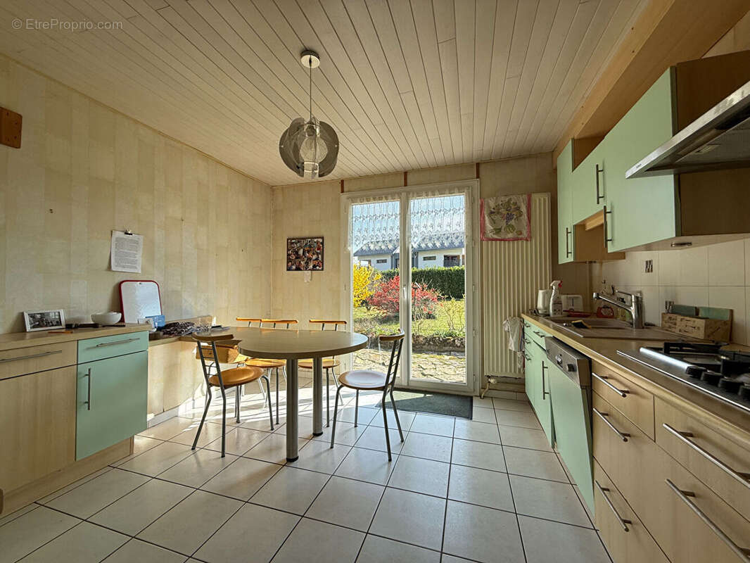 Maison  6 pièce(s) 144 m2 - LE BOURGET DU LAC - photo 8