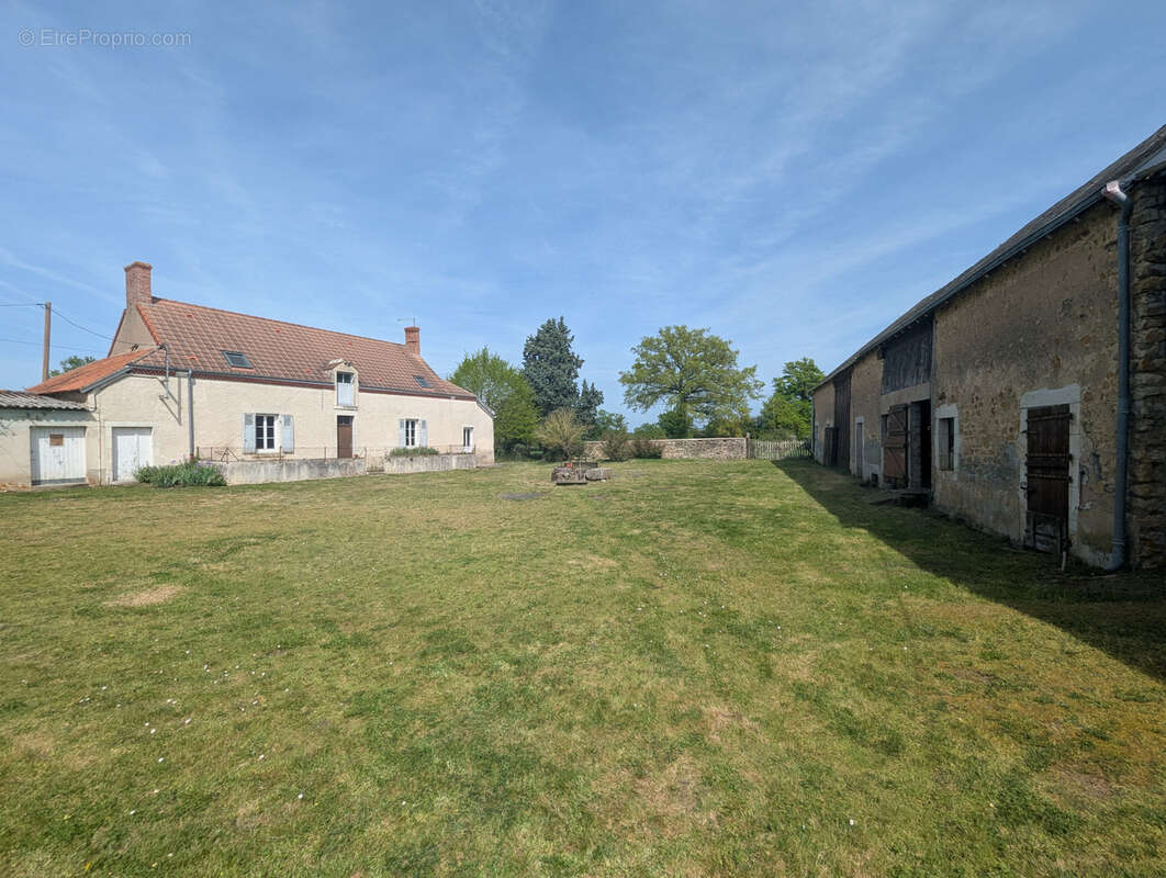 Maison à NEUVY-SAINT-SEPULCHRE