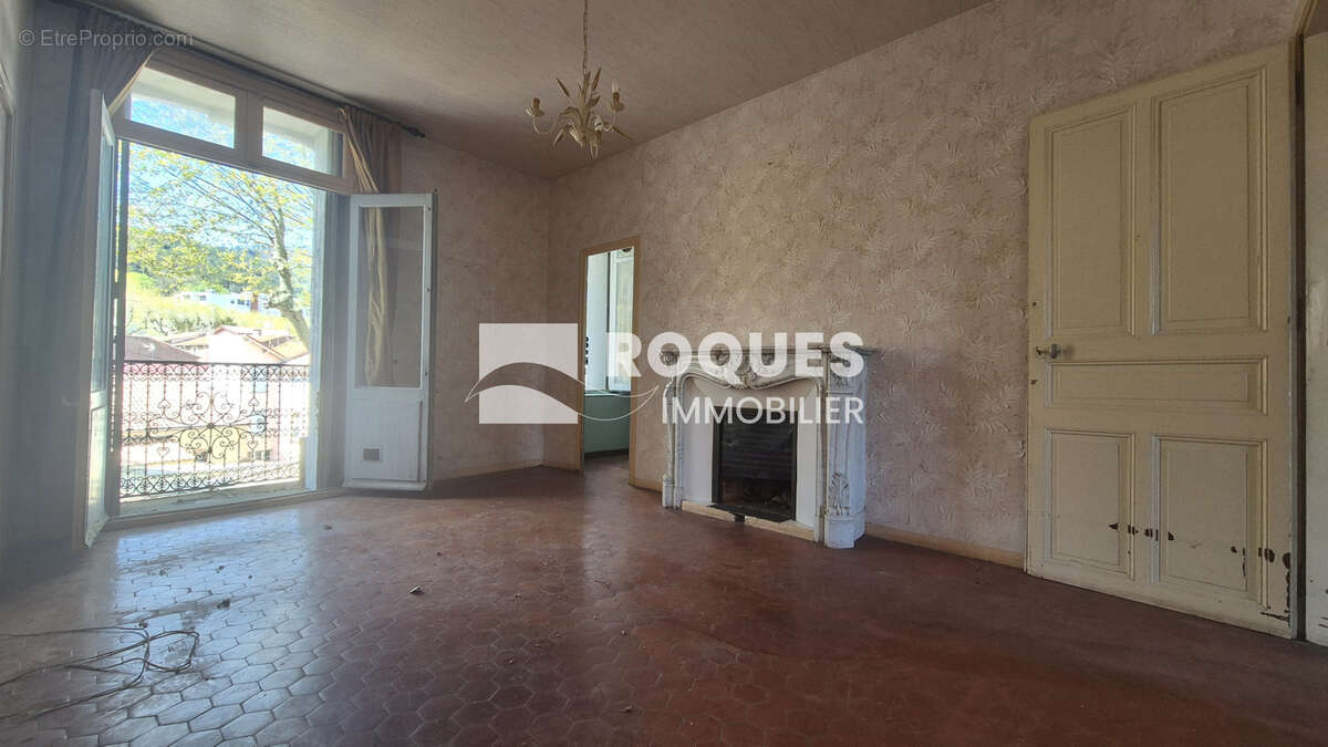 Appartement à LAMALOU-LES-BAINS