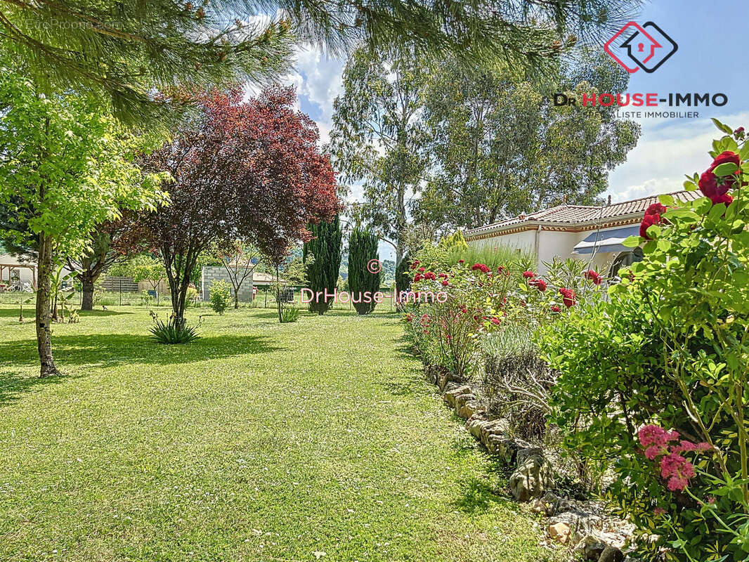 Maison à SAINT-LEON-SUR-L'ISLE