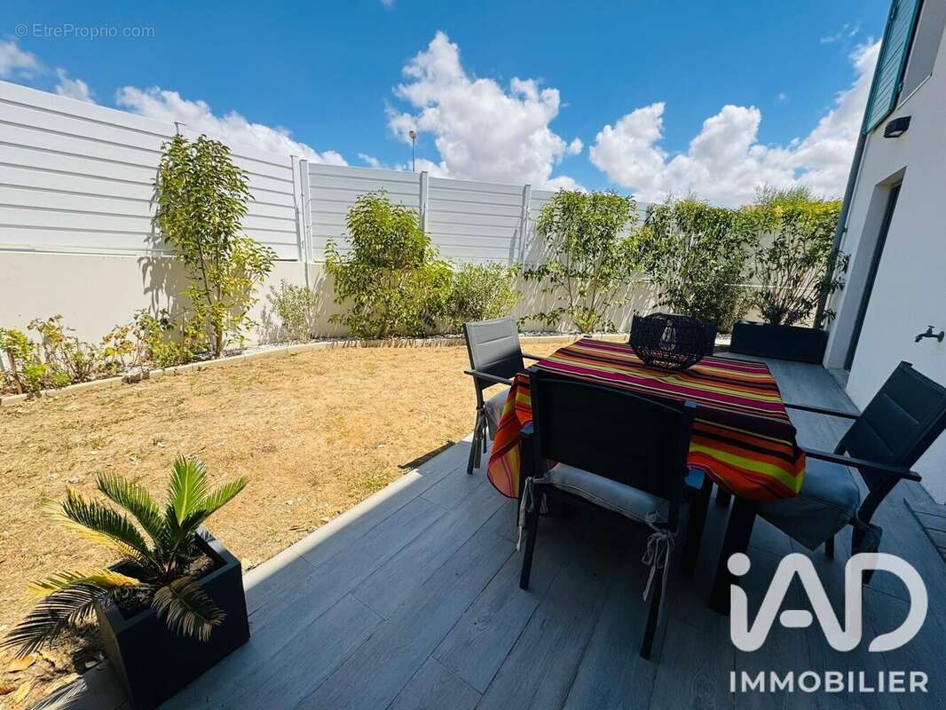 Maison 90 m² à Saint-Xandre  - photo 5