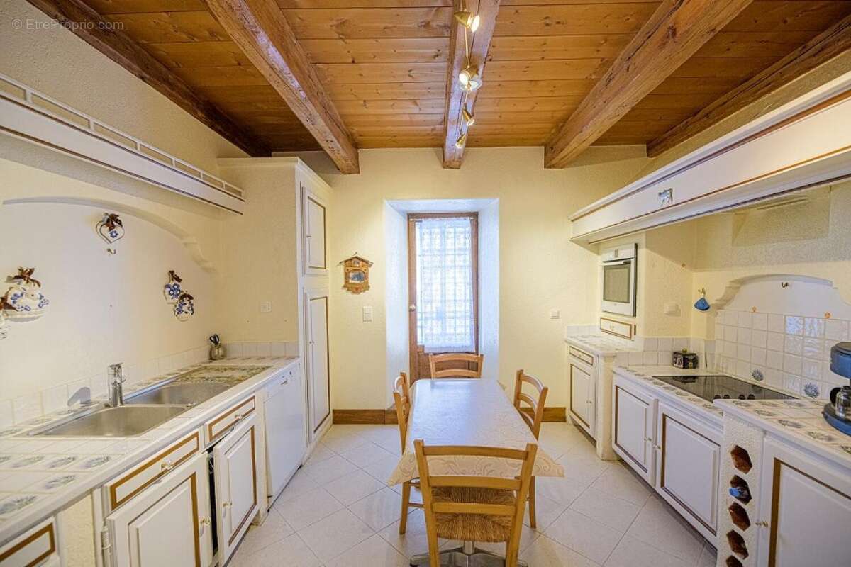 Maison 3200 m² à Annecy  - photo 6
