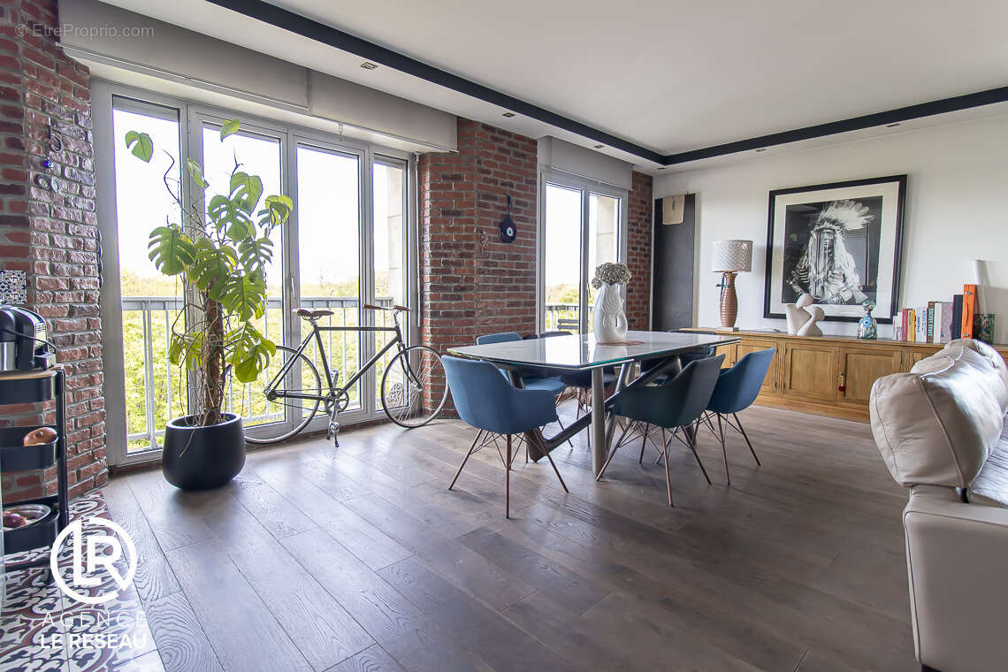 Appartement à CHARENTON-LE-PONT