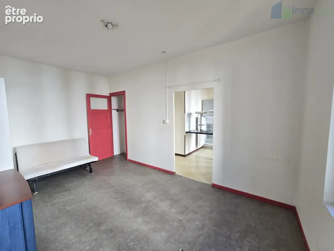 Opportunité rare investissement ou 1er achat - T1 bis 32 m2 libre fin août, Lyon 8ème, secteur Bachut - photo 2