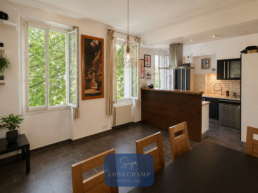 Appartement à MARSEILLE-1E