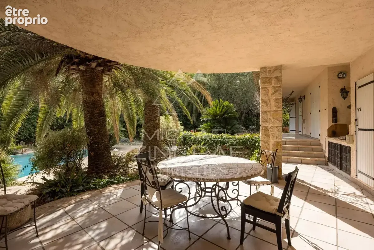 Mougins - Villa provençale sur plus d’un demi-hectare - photo 3