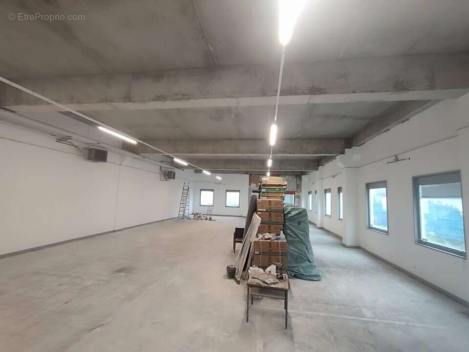 Autre à SAINT-QUENTIN-FALLAVIER