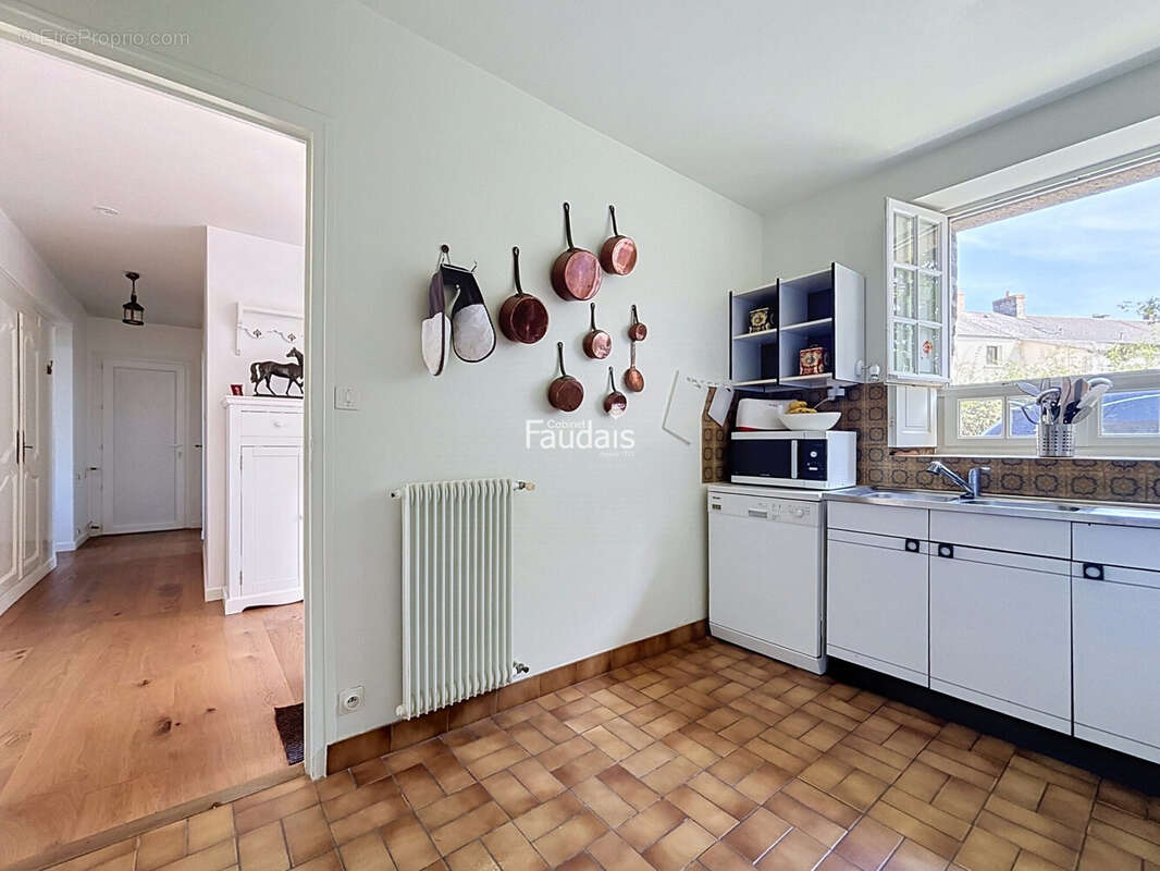 Maison 160 m² à Vains  - photo 9