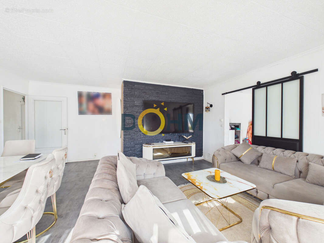 Appartement à SAINT-ETIENNE