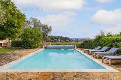 Maison à LE CASTELLET