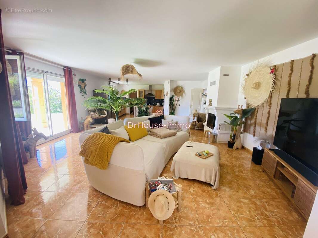Maison 131 m² à Pomas  - photo 12