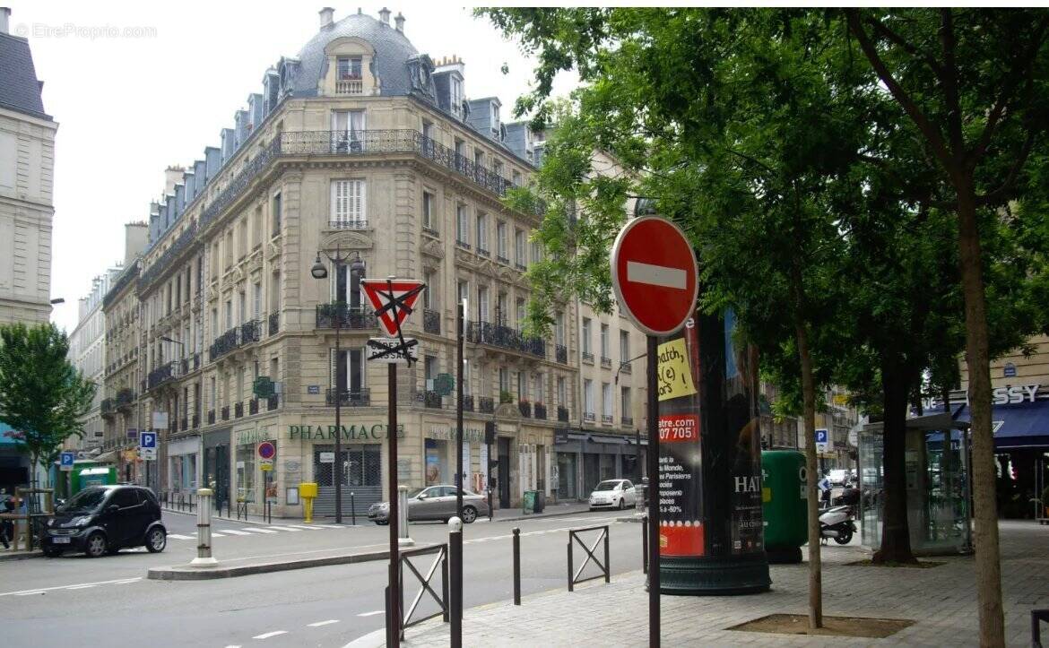 Appartement à PARIS-16E