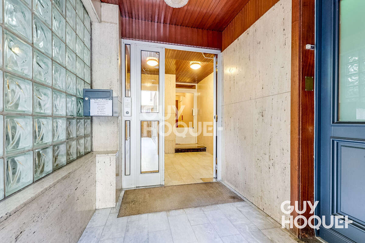 Appartement à PARIS-19E