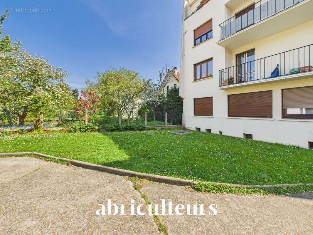 Appartement familial de 120 m²  avec balcons en vente dans le Quartier Petit Chambord (92340) - photo 15
