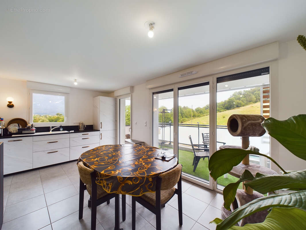 T4 récent de 76 m2 avec balcon, cave et vue dégagée   La Ravoire - photo 6