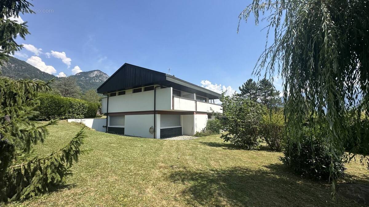 Maison à MARIGNIER