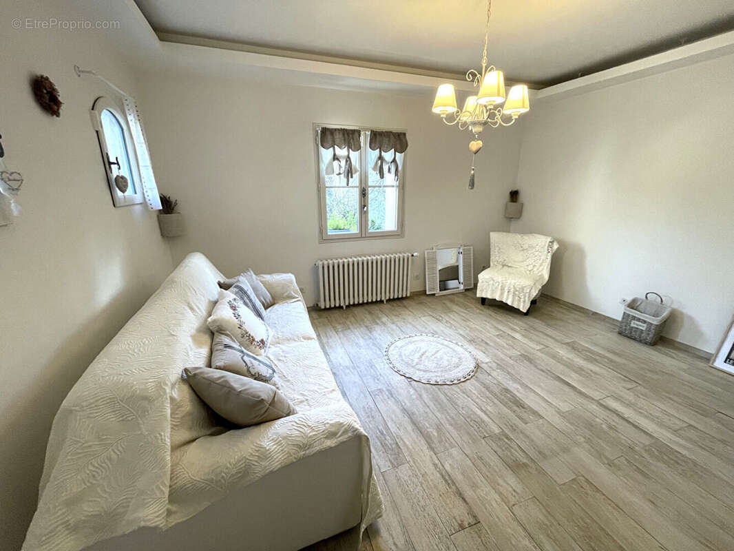 Maison à NEUILLY-EN-THELLE