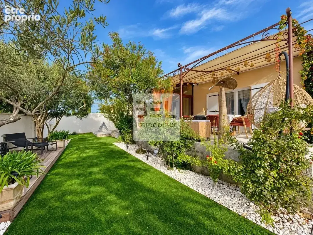 Villa plain pied avec piscine a st laurent de carnols - photo 1