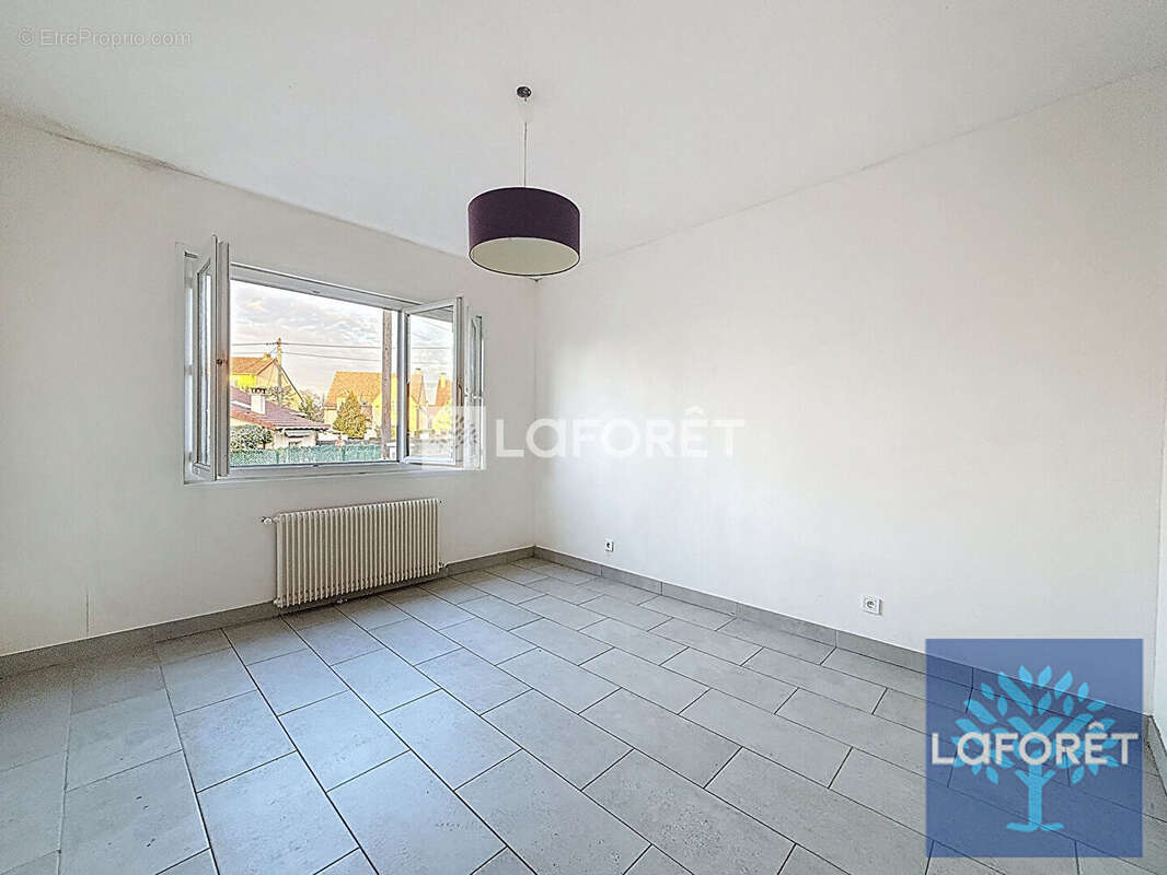 Maison à VIGNEUX-SUR-SEINE