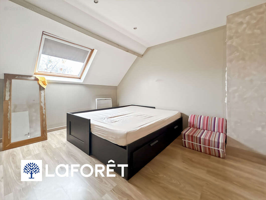 Maison à SAINTE-GENEVIEVE-DES-BOIS