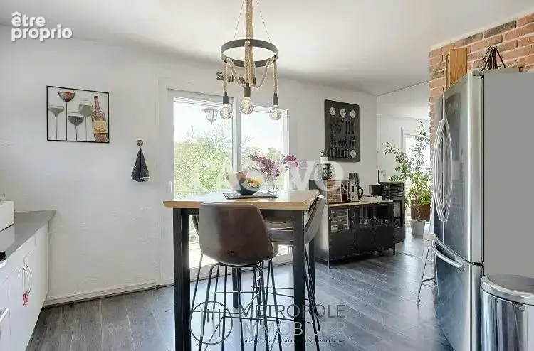 Vente Maison 8 pièces de 140m² - 38080 Four - photo 2