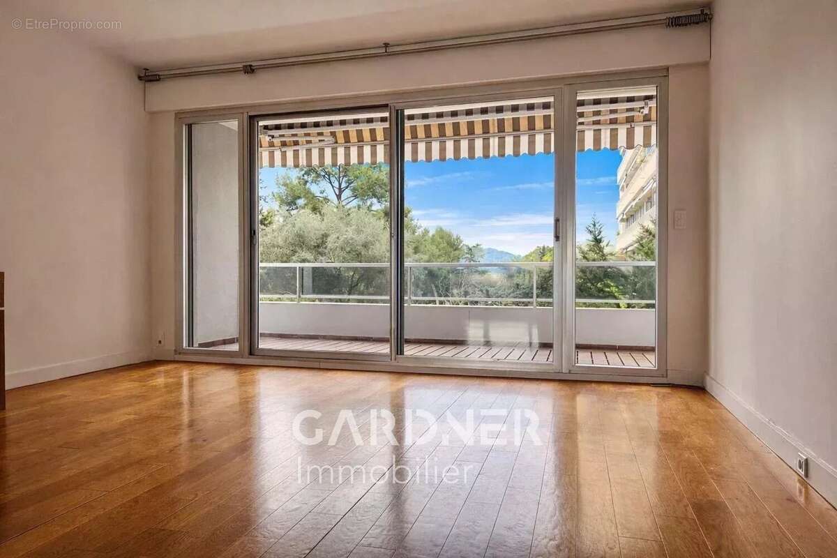 Appartement à MARSEILLE-8E