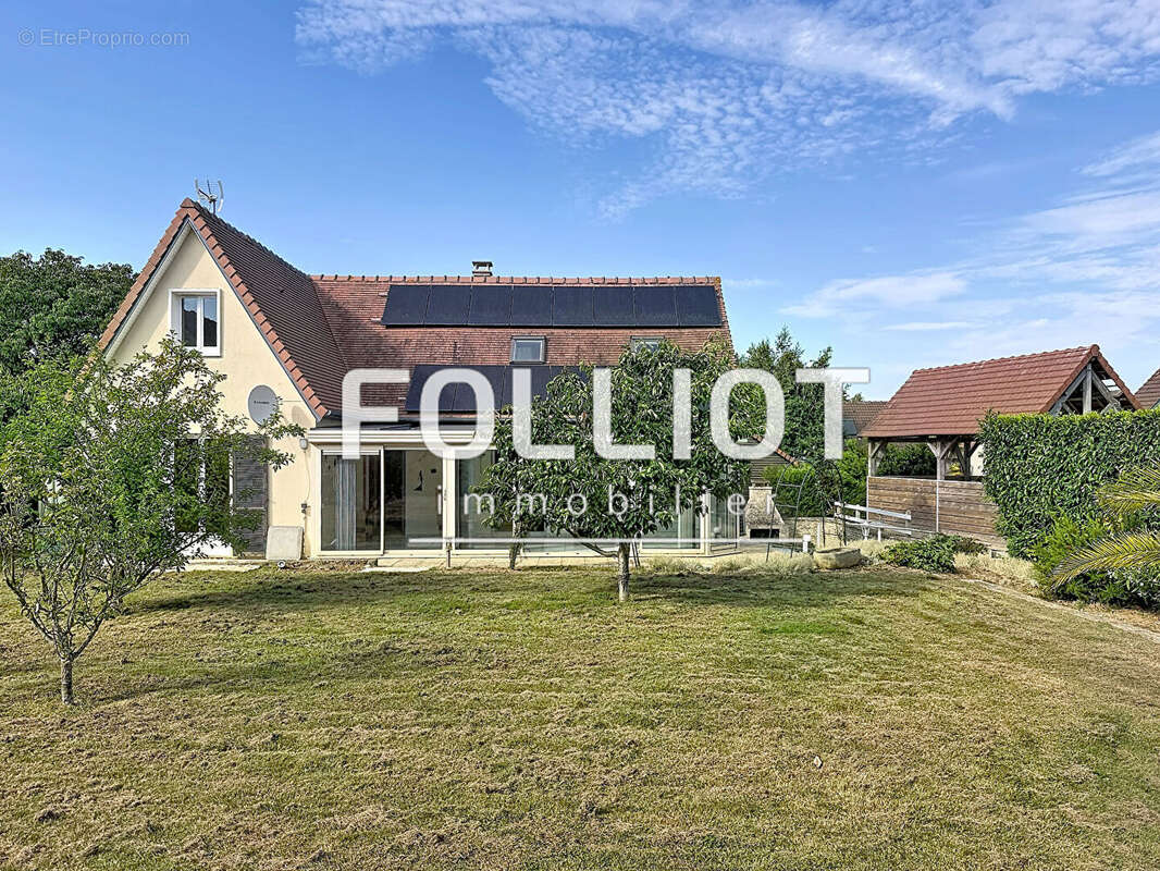 Maison à COLLEVILLE-MONTGOMERY