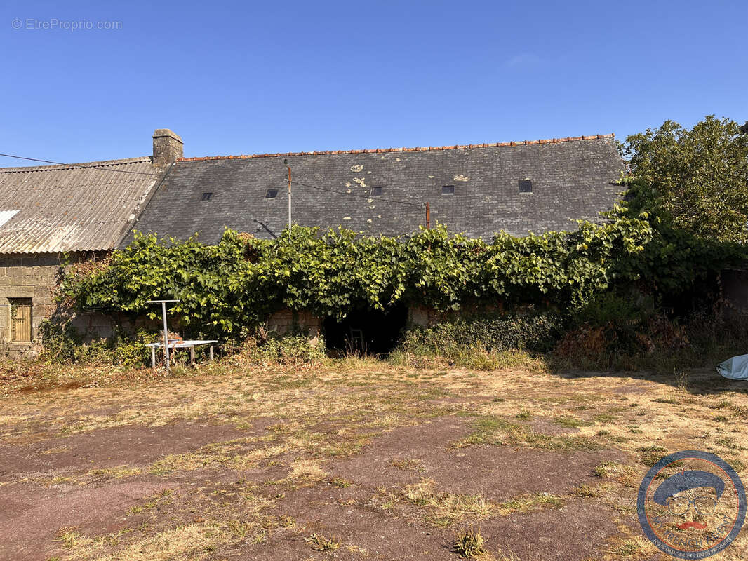Corps de ferme maisons  et dépendances en pierre Quimper - photo 15