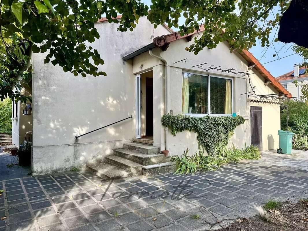 Maison à MONTELIMAR