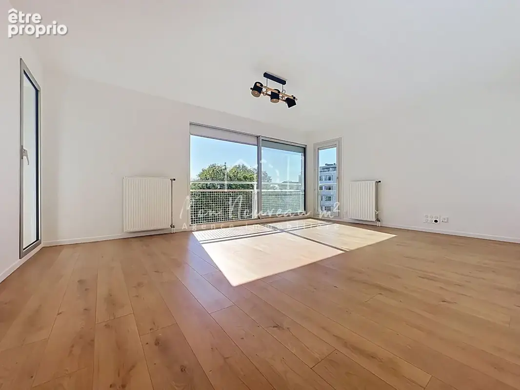 3 Pièces 72m² entièrement rénové RER Torcy 10mn - photo 2