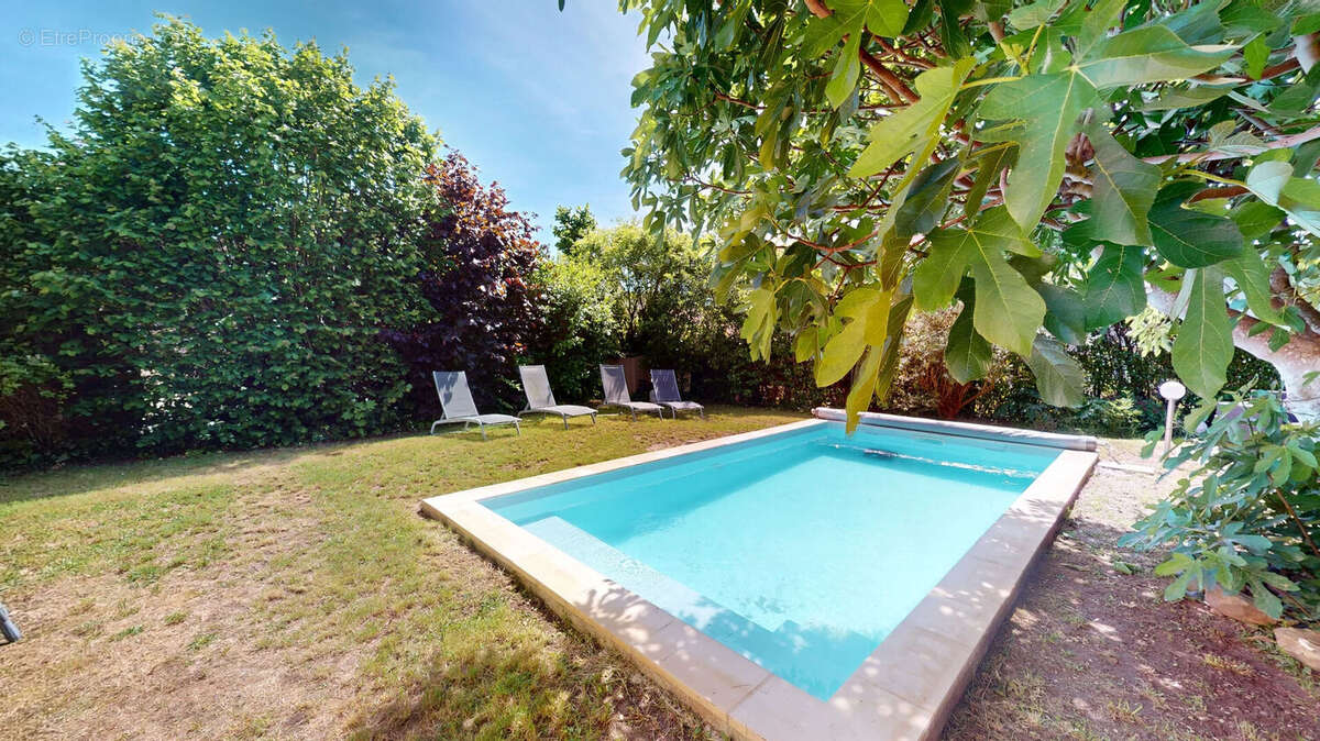 Maison avec piscine au coeur de Fontenay le Vicomte - photo 14