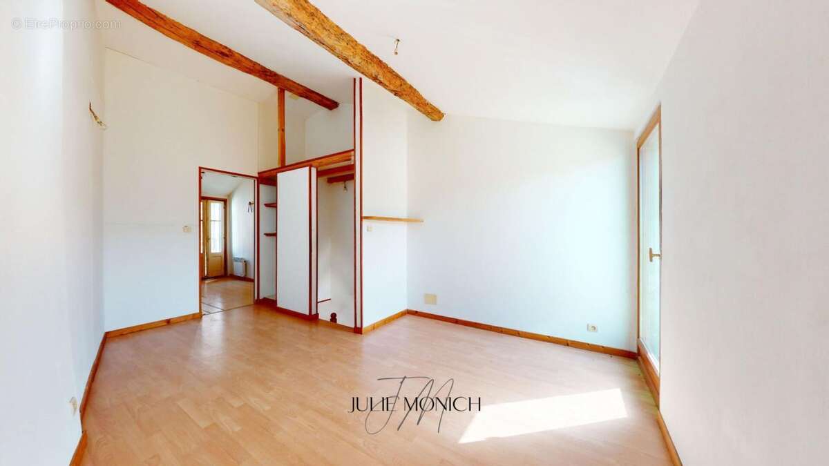 Maison de village avec garage - photo 11