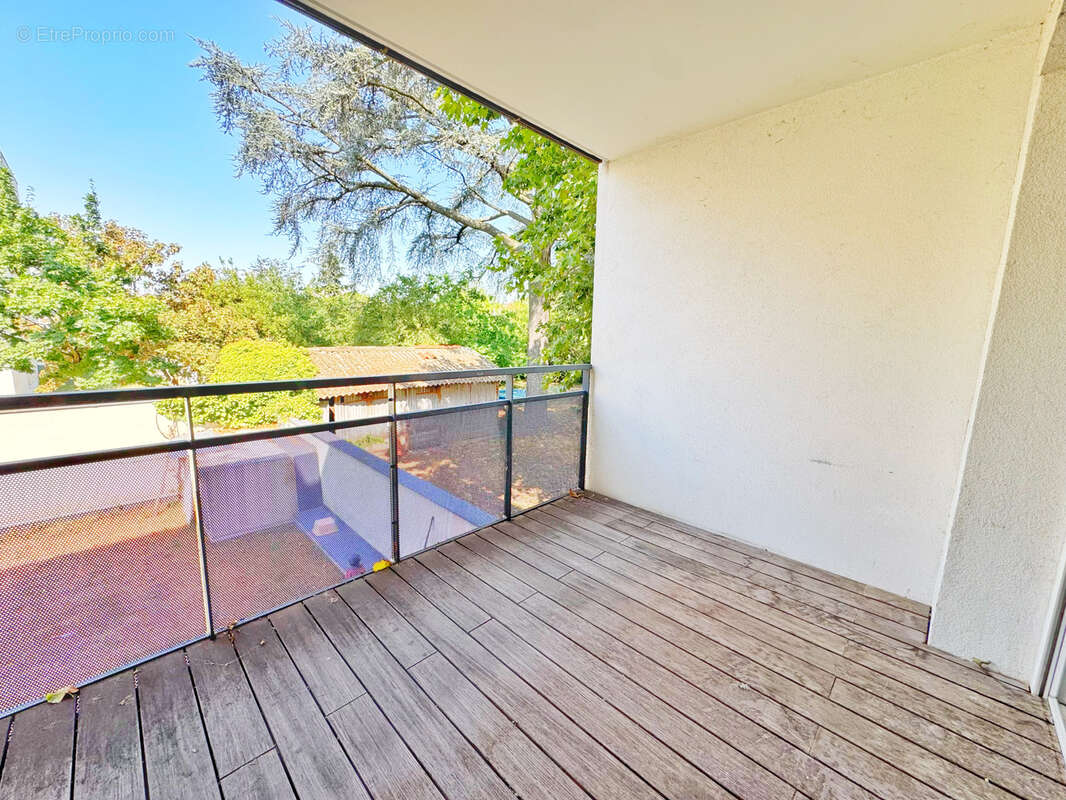 Appartement à PIERRE-BENITE