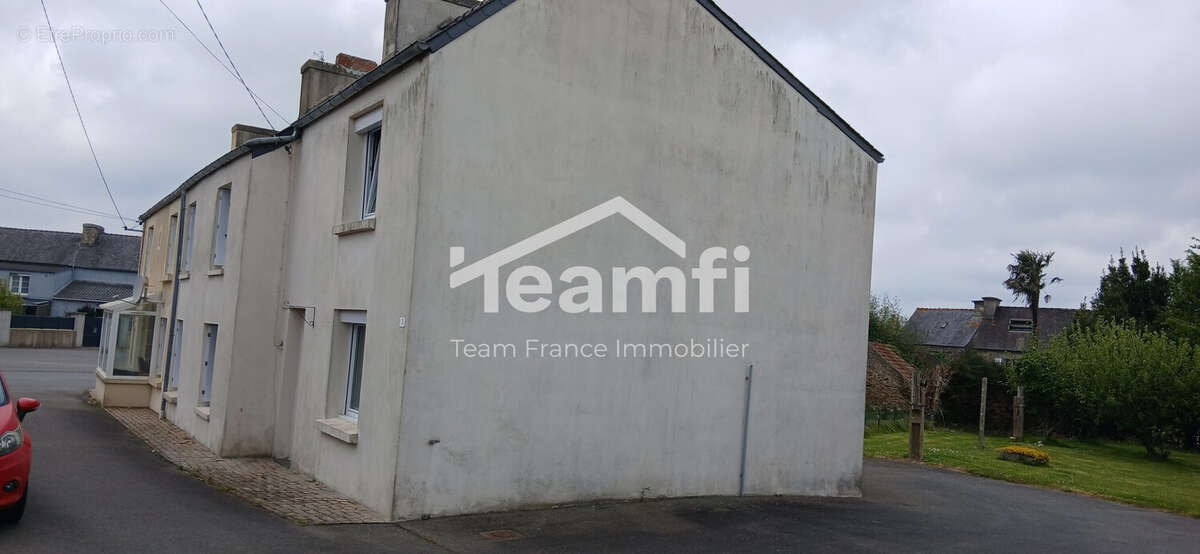 Maison 97 m² à Plouzevede  - photo 3