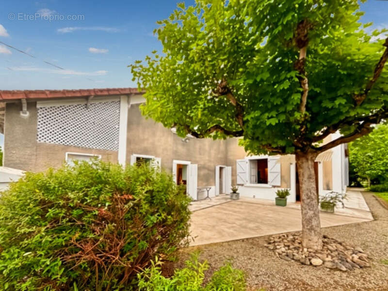 Maison à TRIE-SUR-BAISE