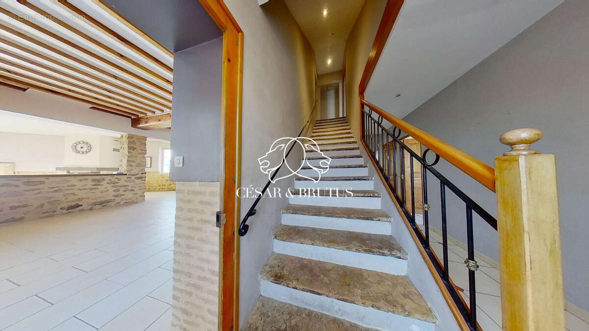 Maison à GREZIEU-LA-VARENNE