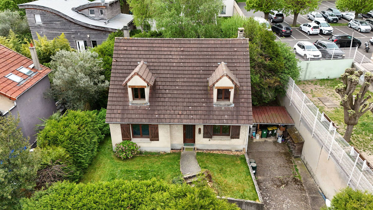 Maison à CHATILLON