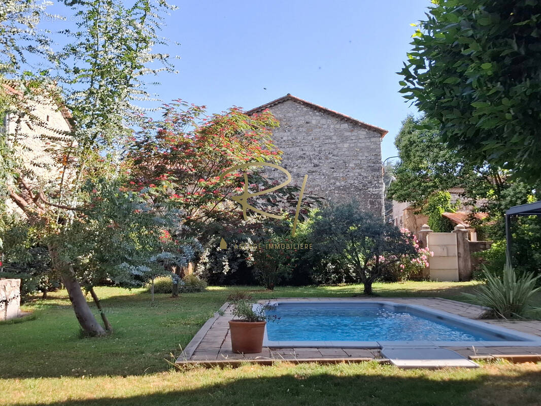 Maison à BERRIAS-ET-CASTELJAU