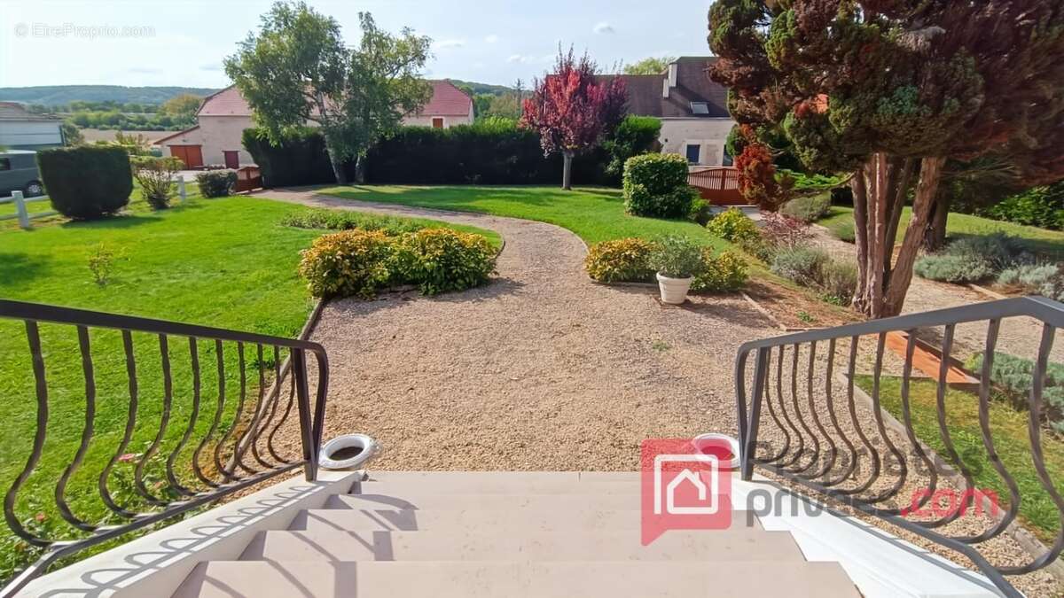 Maison à MERREY-SUR-ARCE