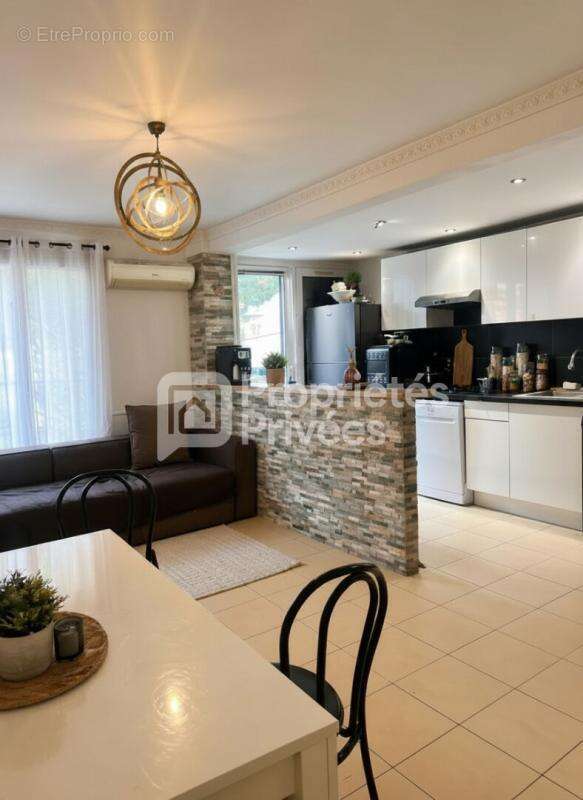 Appartement à VALLAURIS