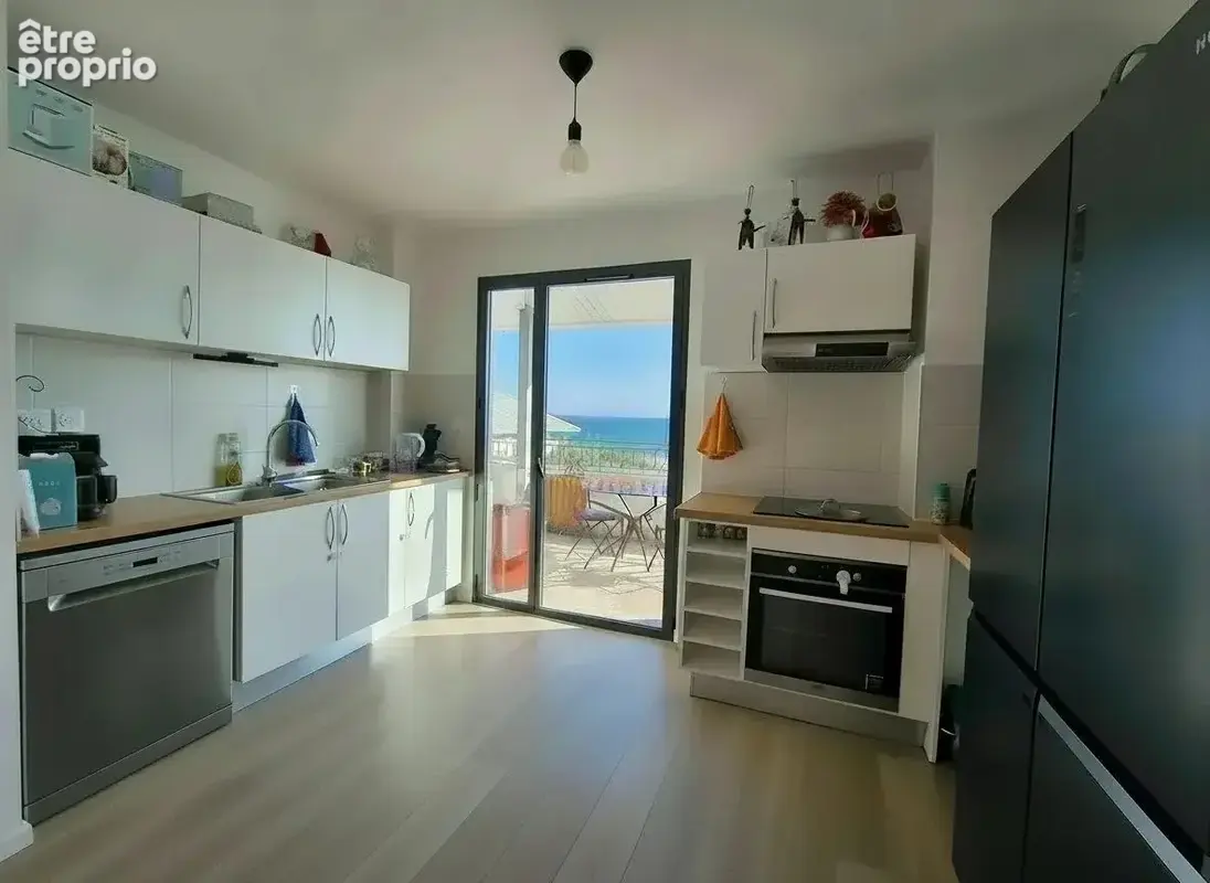 Appartement 75 m² à Le Port  - photo 8