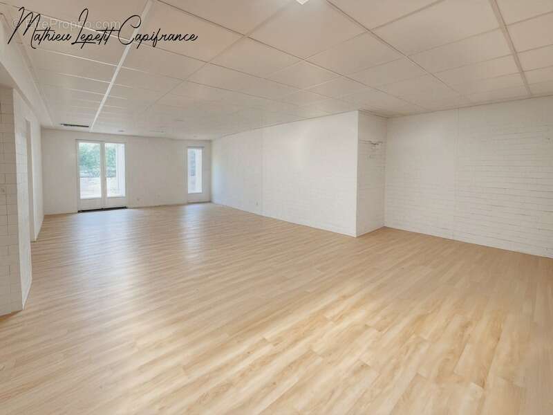 Maison contemporaine de 253 m² avec piscine, garage isolé de 100 m² et terrain de 4 728 m² – CHANCELADE- aucun travaux à prévoir - photo 12