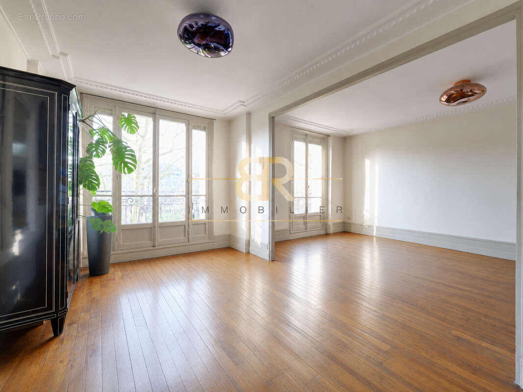 Appartement à PARIS-17E