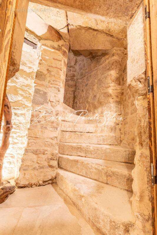 Maison à PERNES-LES-FONTAINES