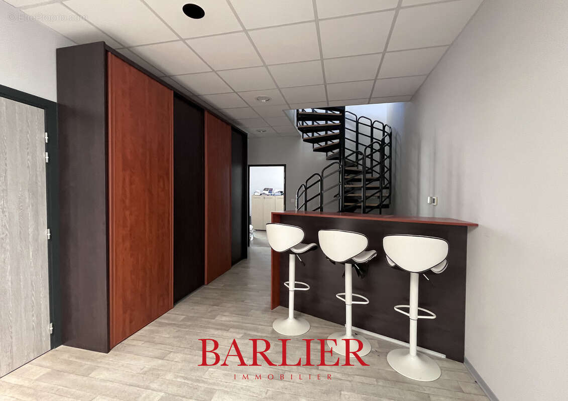 Bureaux de 200m2 et entrepôts de 200m2 - photo 4
