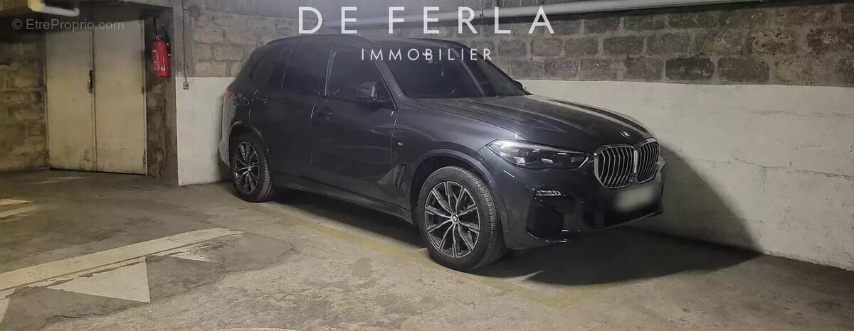 Parking à PARIS-15E