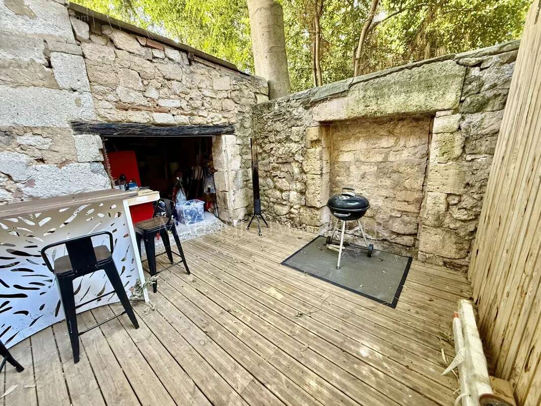 Maison à MAUGUIO