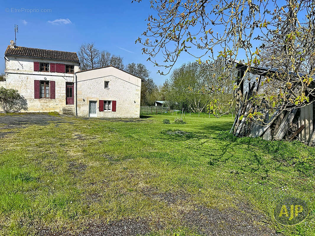 Maison à PONS