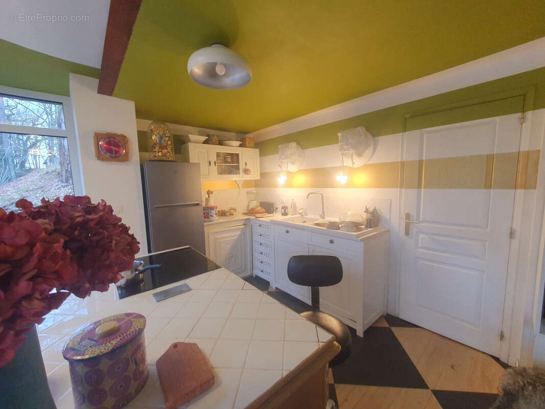 Maison à MARCILLAC-LA-CROISILLE